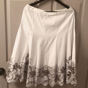 4@30.00 or 20.00 Ladies Skirt by SUNNY LEIGH